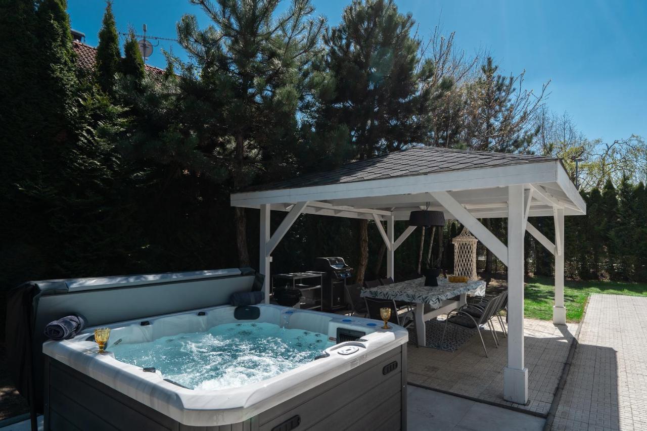 Serenity Prague Villa With Garden Jacuzzi Buitenkant foto