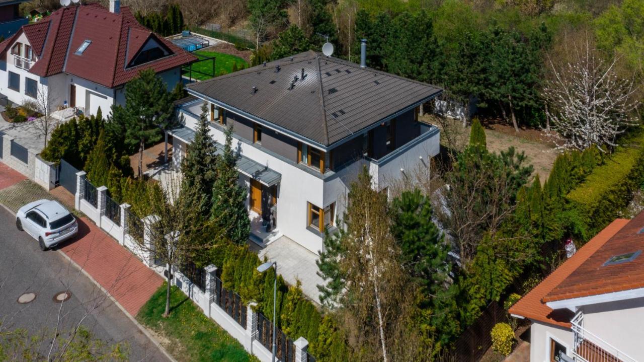 Serenity Prague Villa With Garden Jacuzzi Buitenkant foto