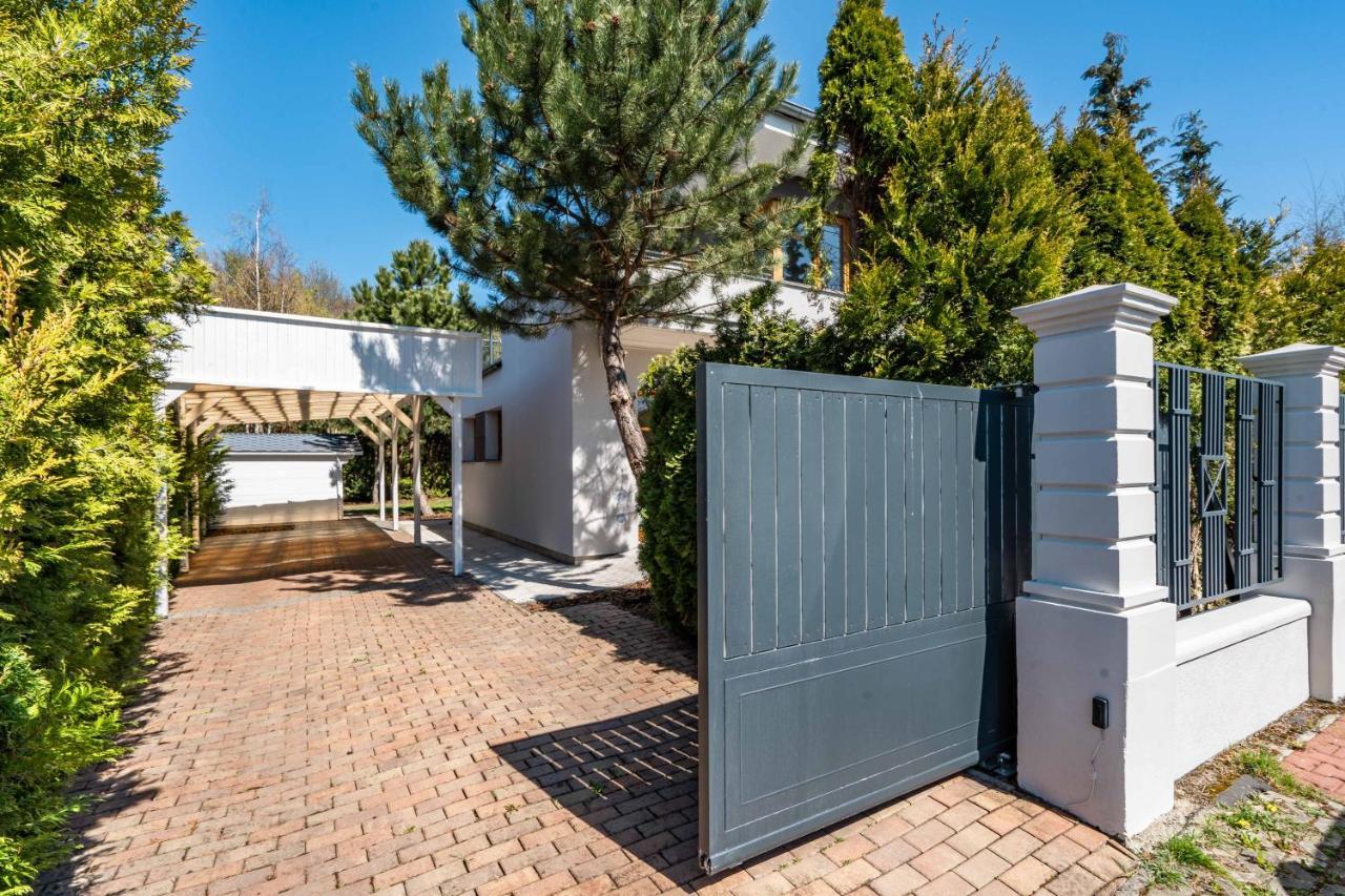 Serenity Prague Villa With Garden Jacuzzi Buitenkant foto