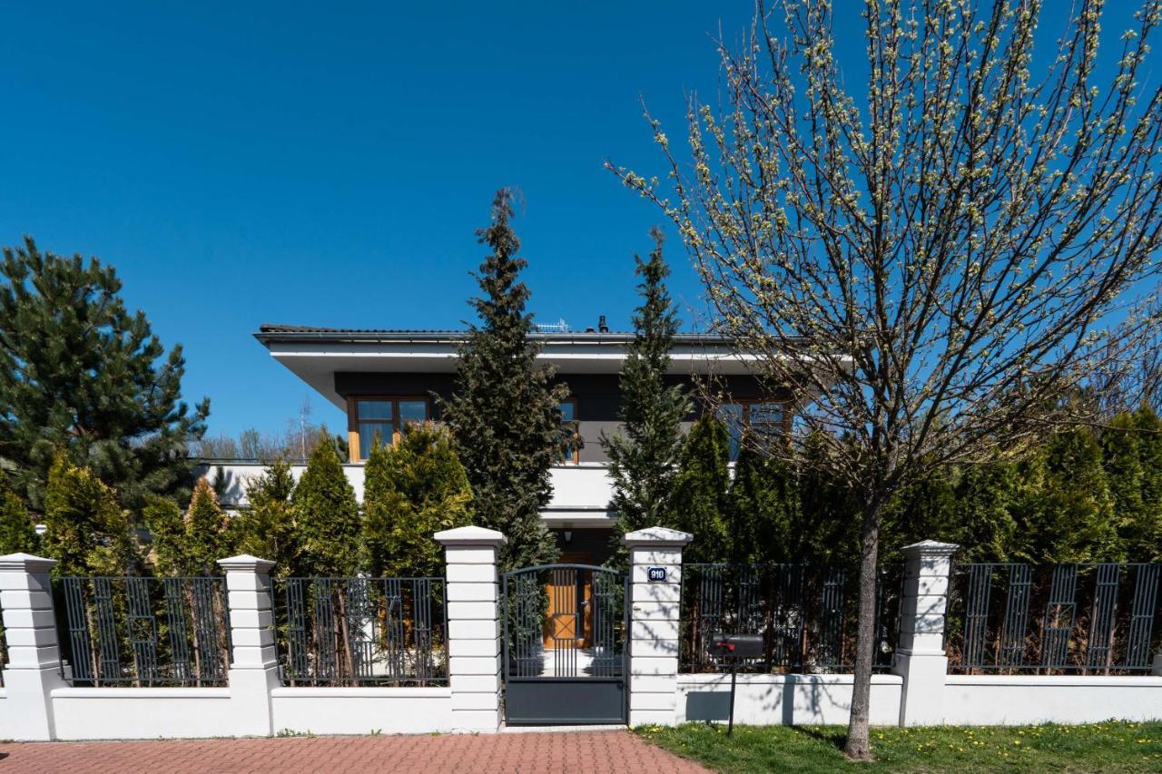 Serenity Prague Villa With Garden Jacuzzi Buitenkant foto